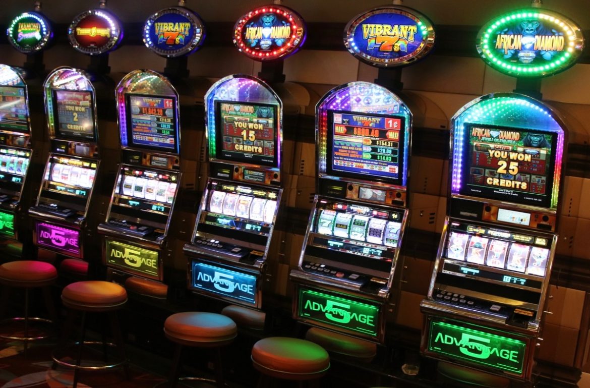 Why people are engaged in online Slots?